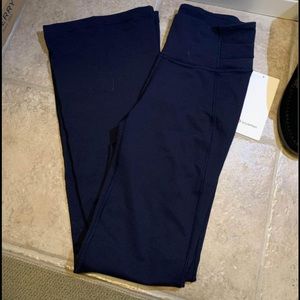 NAVY BLUE LULULEMON GROOVE YOGA PANTS